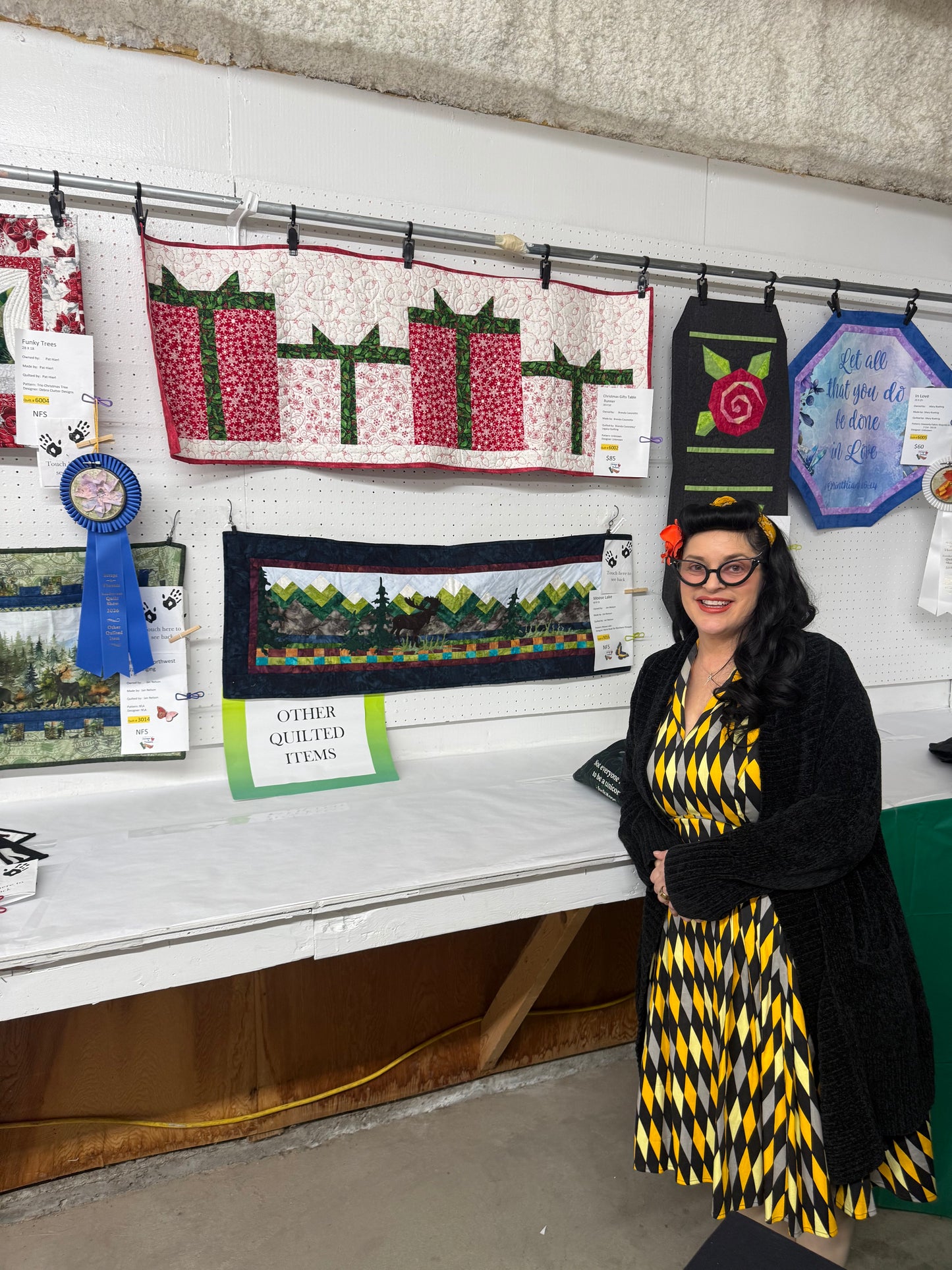Christmas gifts table runner